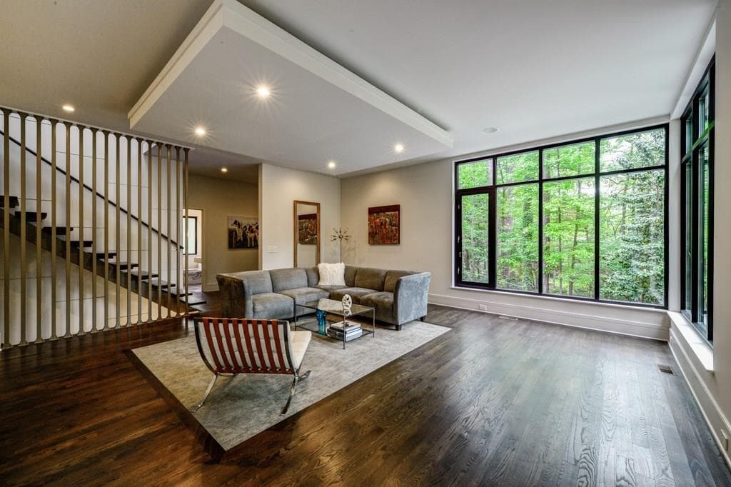 5 bedroom, 2,876 sq ft single family residence sold at 637 Longleaf Drive, Atlanta, GA 30342