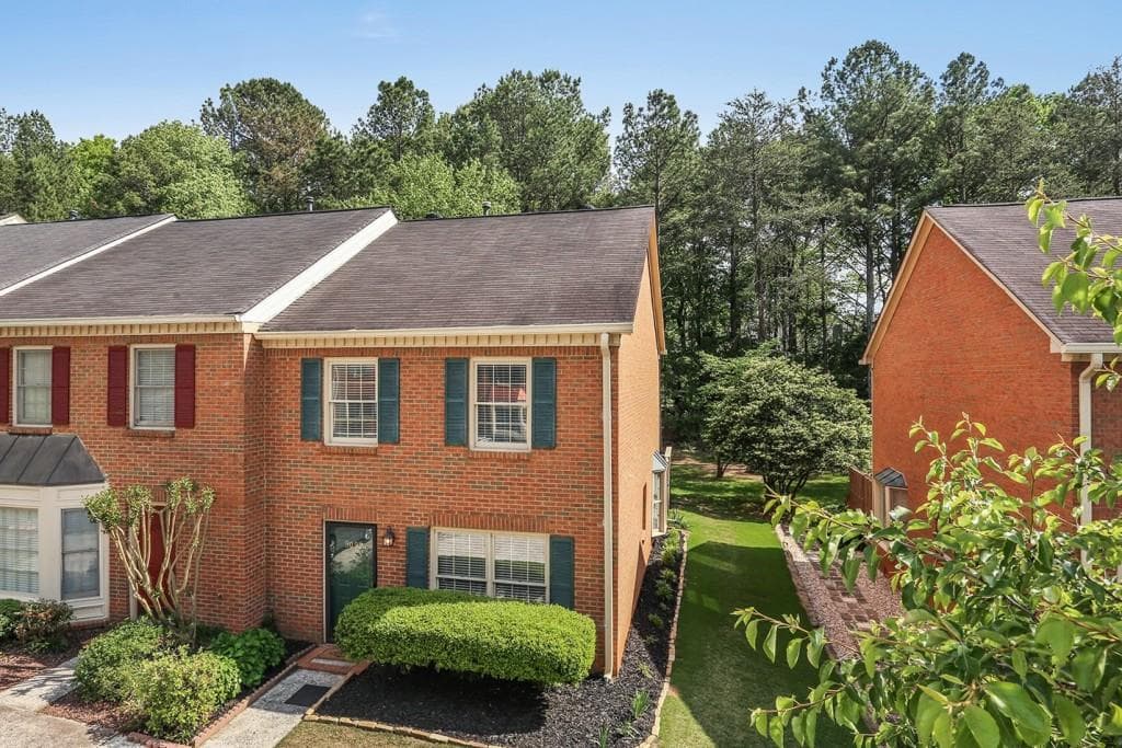 9092 Cobbler Court, Roswell, GA 30076 — most recent listing photo