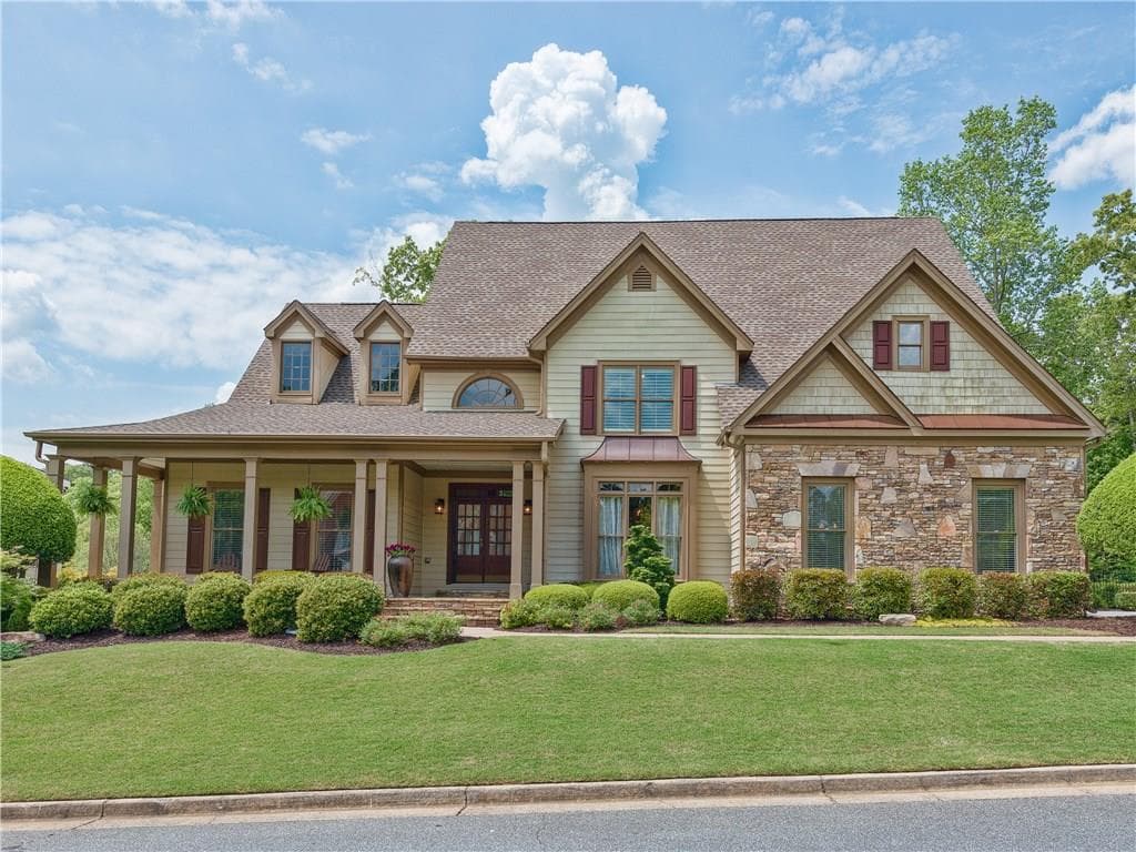 6 bedroom, 6,296 sq ft single family residence sold at 3894 Fort Trail, Roswell, GA 30075