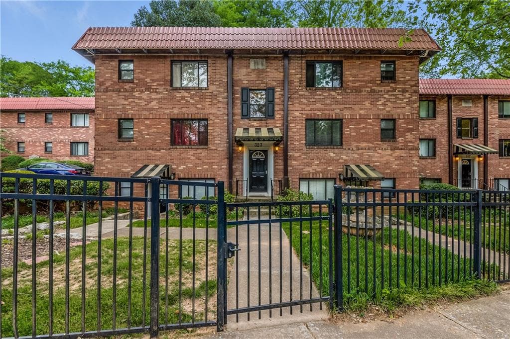 1 bedroom, 435 sq ft condominium sold at 323 3rd Street 4, Atlanta, GA 30308
