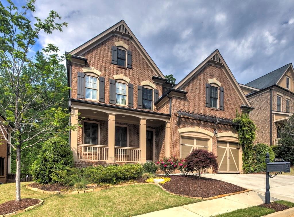 4 bedroom, 3,765 sq ft single family residence sold at 1919 Sadler Drive, Smyrna, GA 30080