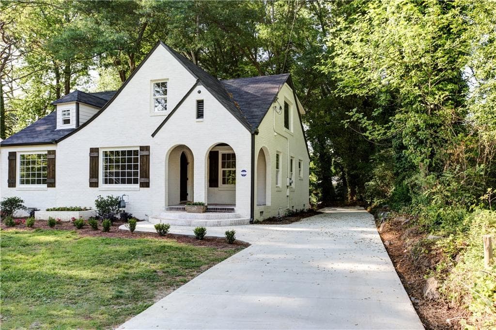 4 bedroom, 2,307 sq ft single family residence sold at 1775 Rogers Avenue, Atlanta, GA 30310
