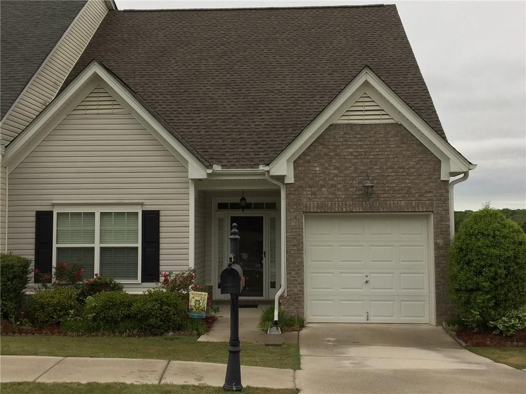 3 bedroom, 2,028 sq ft townhouse sold at 135 Riley Circle, Dawsonville, GA 30534