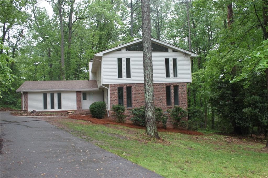 4 bedroom, 2,610 sq ft single family residence sold at 5688 Miller Court, Norcross, GA 30093