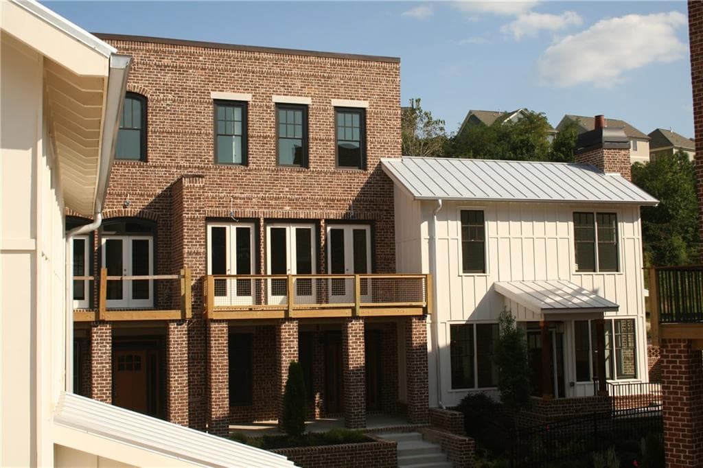 4 bedroom, 2,320 sq ft townhouse sold at 1849 Brooks Drive 109, Atlanta, GA 30318