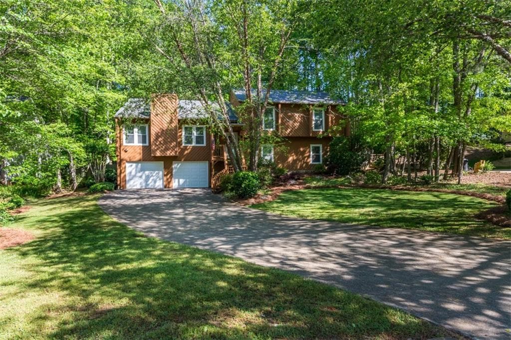 4 bedroom, 1,812 sq ft single family residence sold at 665 Wood Valley Trace, Roswell, GA 30076