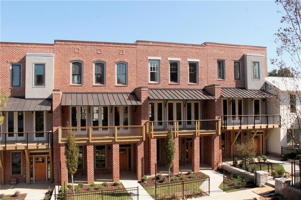 3 bedroom, 2,320 sq ft townhouse sold at 1918 Kings Cross 103, Atlanta, GA 30318