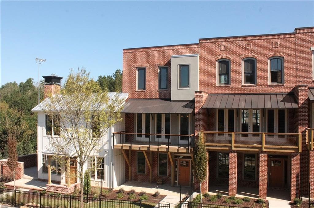 5 bedroom, 2,350 sq ft townhouse sold at 1920 Kings Cross 102, Atlanta, GA 30318