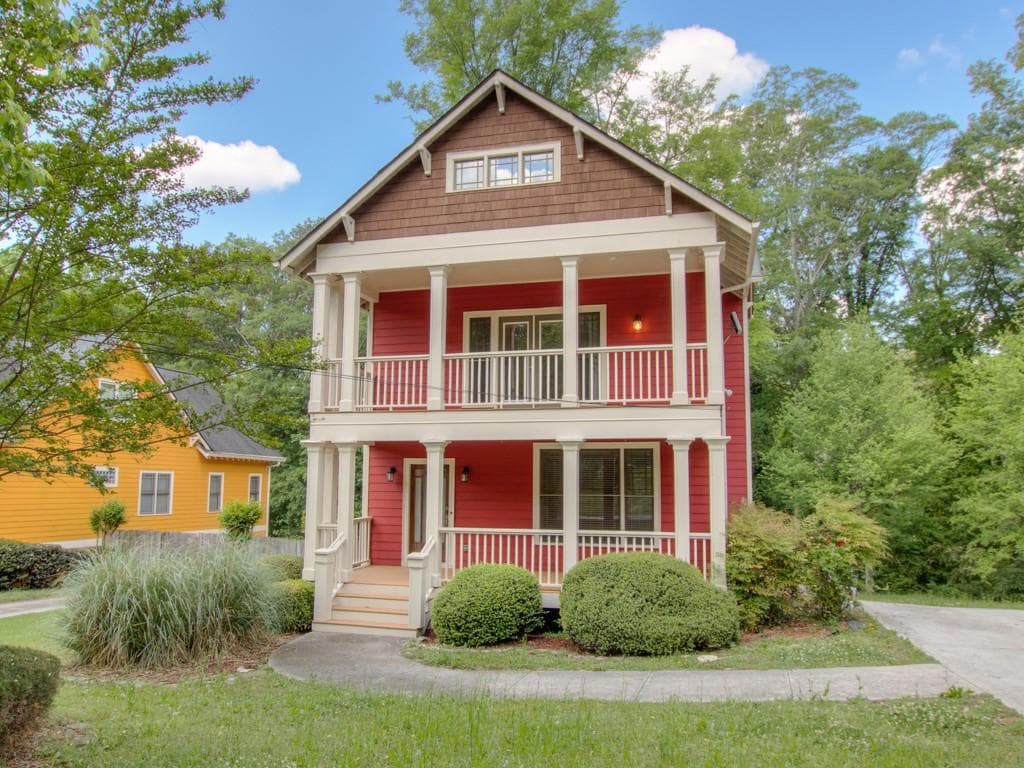 3 bedroom, 1,852 sq ft single family residence sold at 1863 Grandview Circle, Atlanta, GA 30316