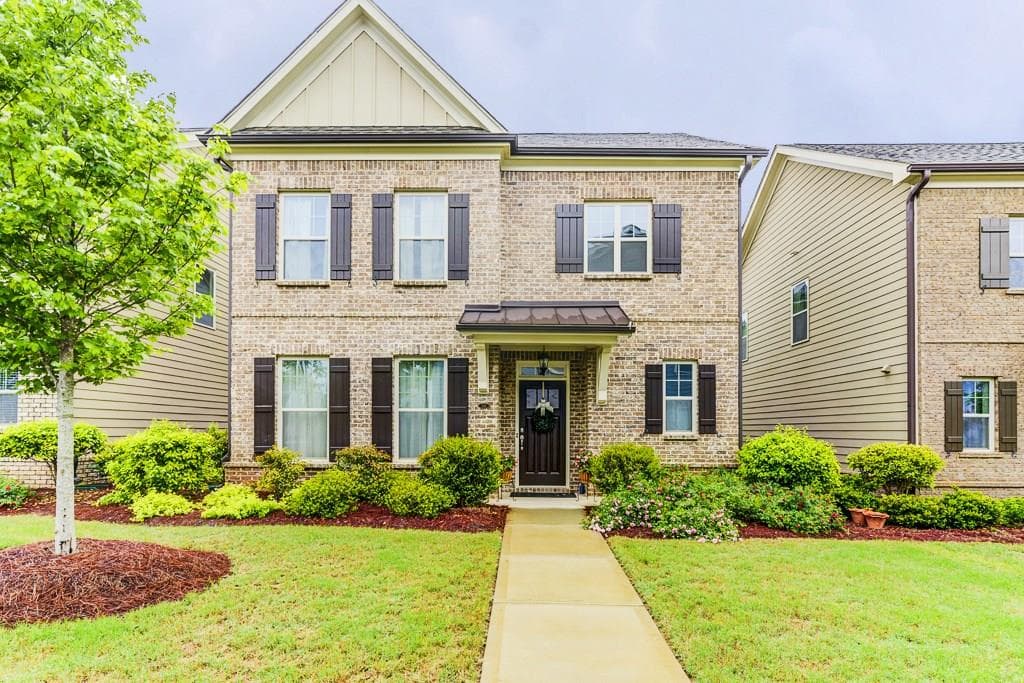 4 bedroom, 2,600 sq ft single family residence sold at 749 Park Manor Drive, Smyrna, GA 30082