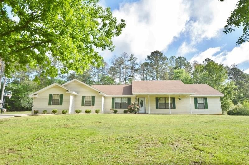 276 Lewis Circle, Commerce, GA 30529 — most recent listing photo