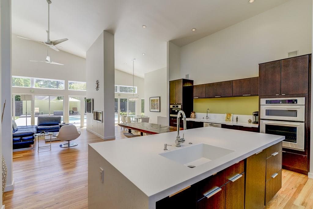 5 bedroom, 2,631 sq ft single family residence sold at 2217 Chrysler Terrace, Atlanta, GA 30345