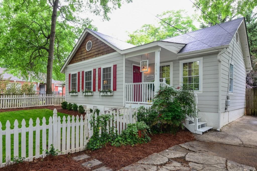 2 bedroom single family residence sold at 2154 Oakview Road, Atlanta, GA 30317