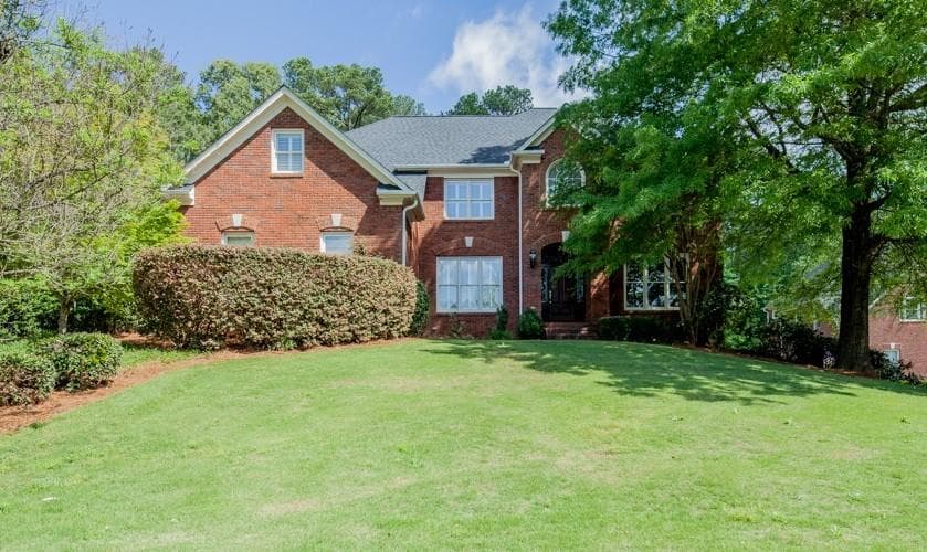 6 bedroom, 5,102 sq ft single family residence sold at 2470 Oakleigh Court, Atlanta, GA 30345