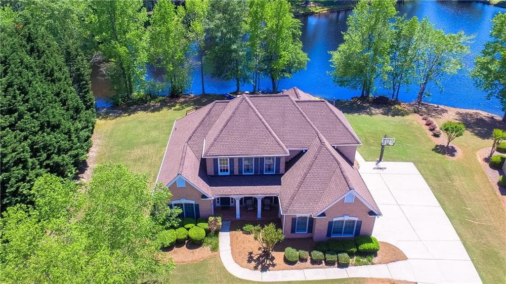 4 bedroom, 2,793 sq ft single family residence sold at 695 Briars Bend, Alpharetta, GA 30004