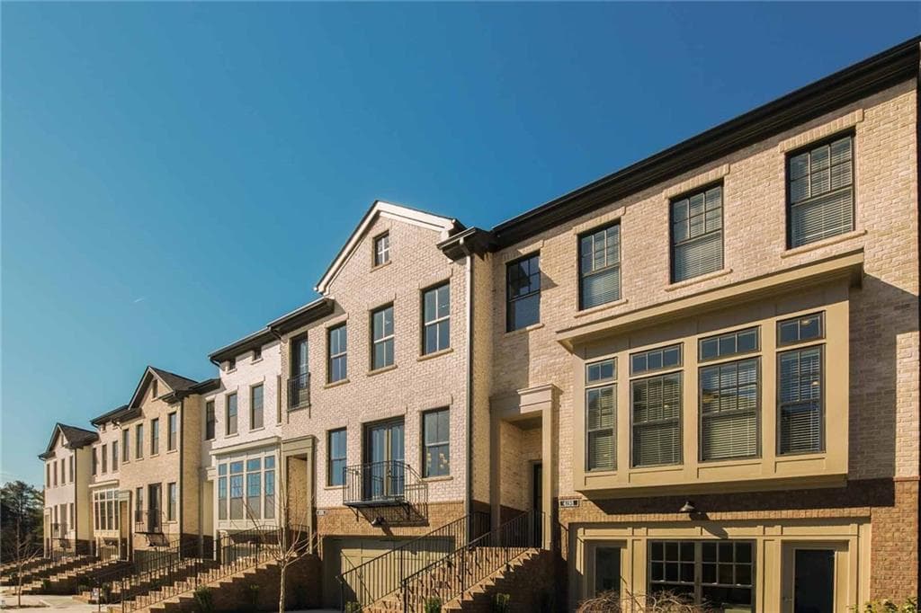 4 bedroom, 2,816 sq ft townhouse sold at 4187 Wisconsin Drive 11, Dunwoody, GA 30338