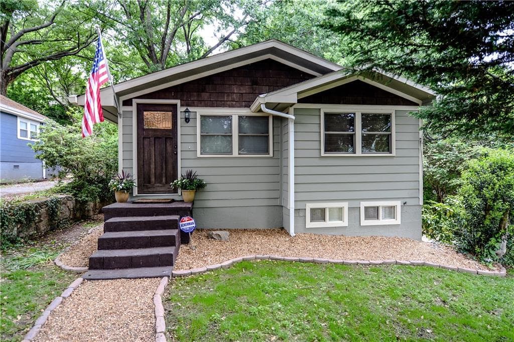 2 bedroom, 1,368 sq ft single family residence sold at 677 Holmes Street, Atlanta, GA 30318