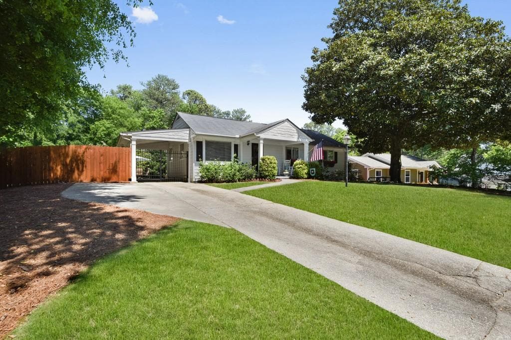 4 bedroom, 1,330 sq ft single family residence sold at 1730 8th Street, Atlanta, GA 30341