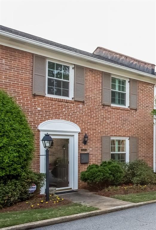 2 bedroom, 1,738 sq ft condominium sold at 1654 Executive Park Lane 1654, Brookhaven, GA 30329