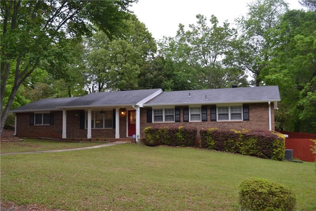 3 bedroom, 1,378 sq ft single family residence sold at 3981 Deerwood Parkway, Smyrna, GA 30082