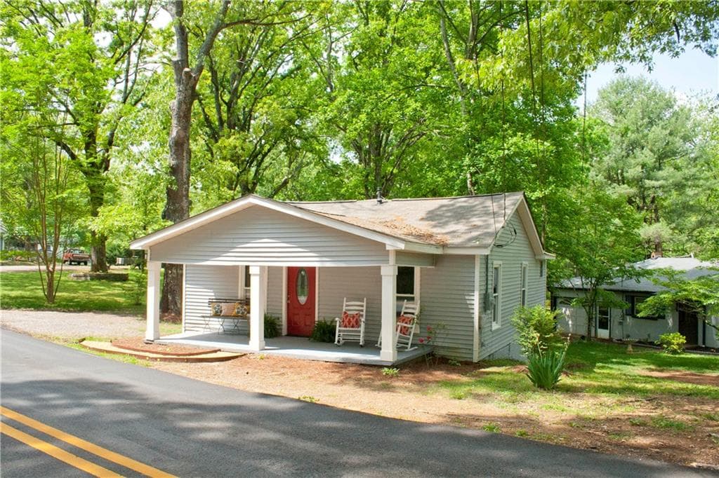 2 bedroom, 896 sq ft single family residence sold at 554 N Etowah Drive, Canton, GA 30114