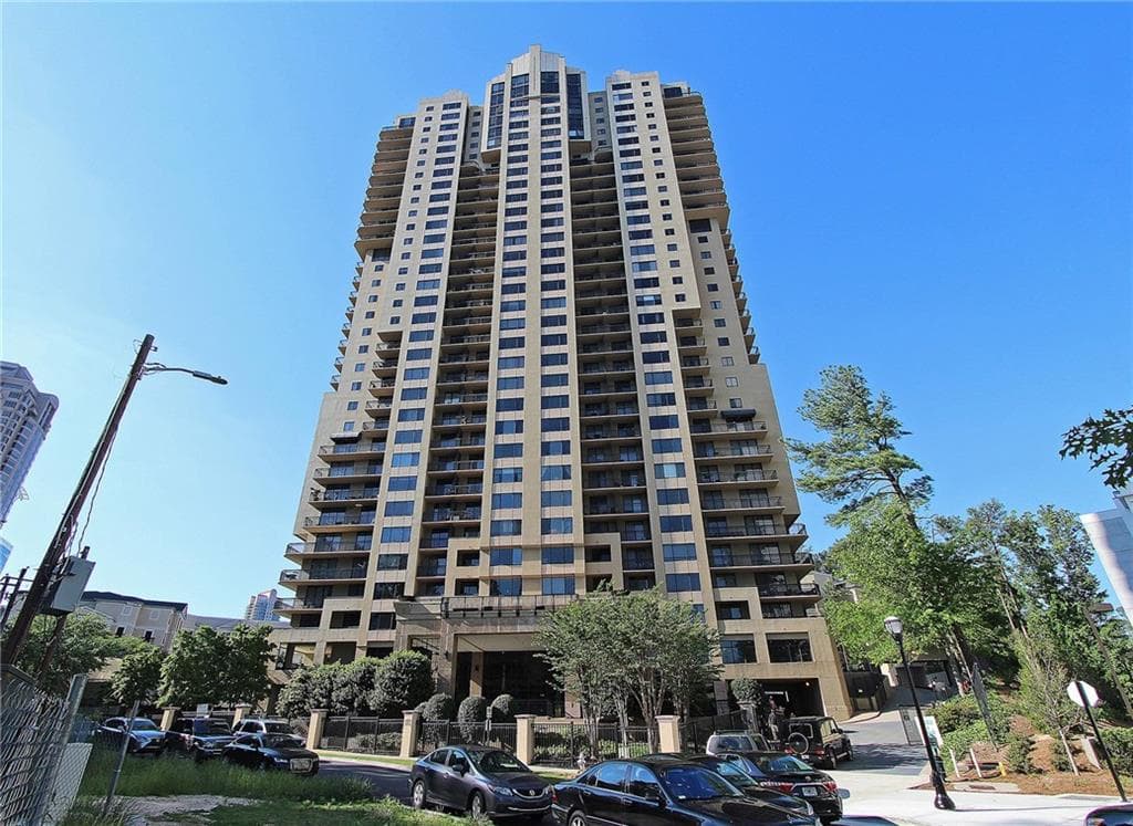 3481 Lakeside Drive 2703, Atlanta, GA 30326 — most recent listing photo