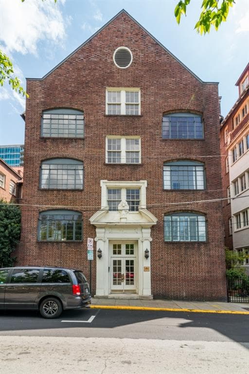 1 bedroom, 1,200 sq ft condominium sold at 93 Peachtree Place 1, Atlanta, GA 30309