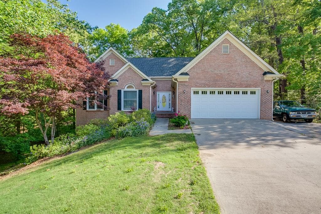 5 bedroom, 2,010 sq ft single family residence sold at 2562 Breton Court, Buford, GA 30518