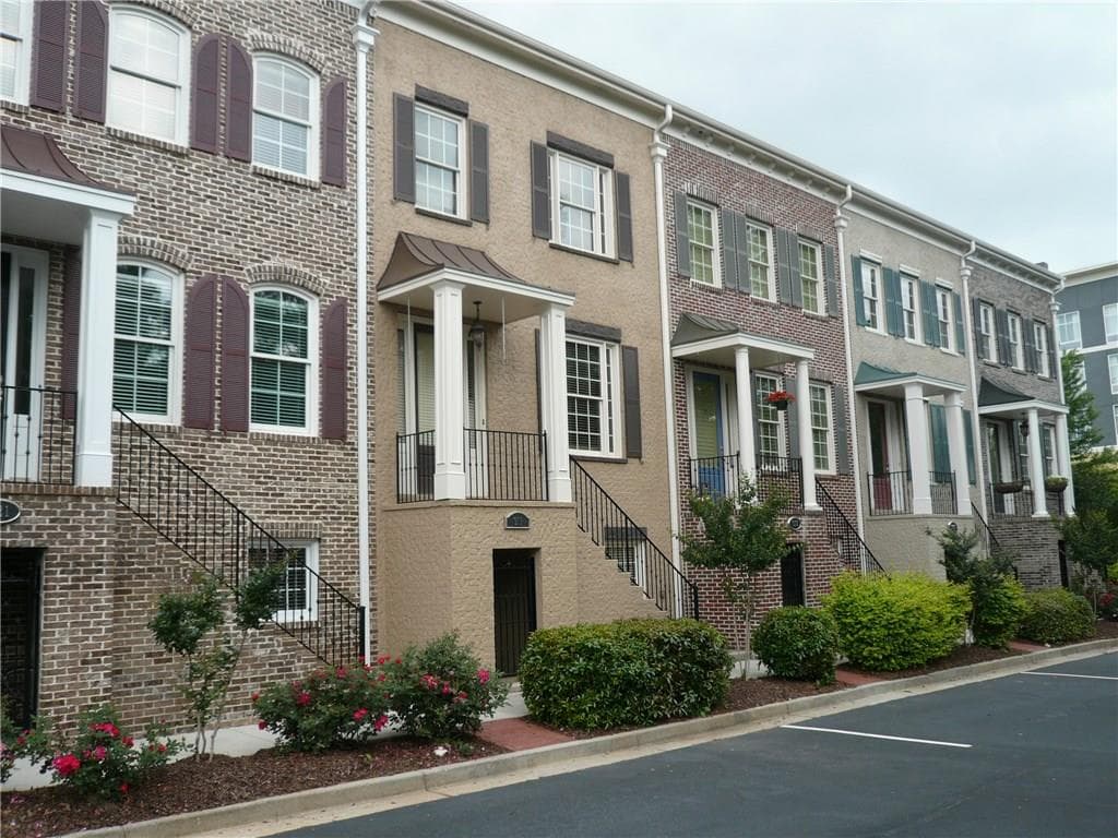 917 Persimmon Point, Sandy Springs, GA 30328 — most recent listing photo