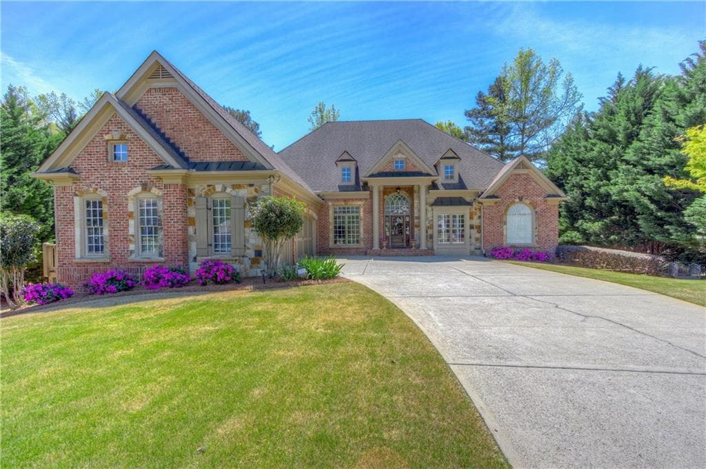 5 bedroom, 5,688 sq ft single family residence sold at 6920 Sunbriar Drive, Cumming, GA 30040