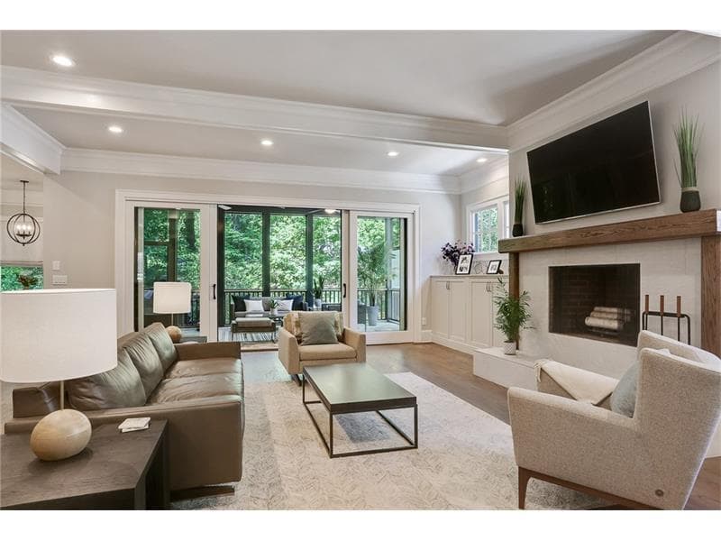6 bedroom, 5,312 sq ft single family residence sold at 1890 Ridgewood Drive, Atlanta, GA 30307