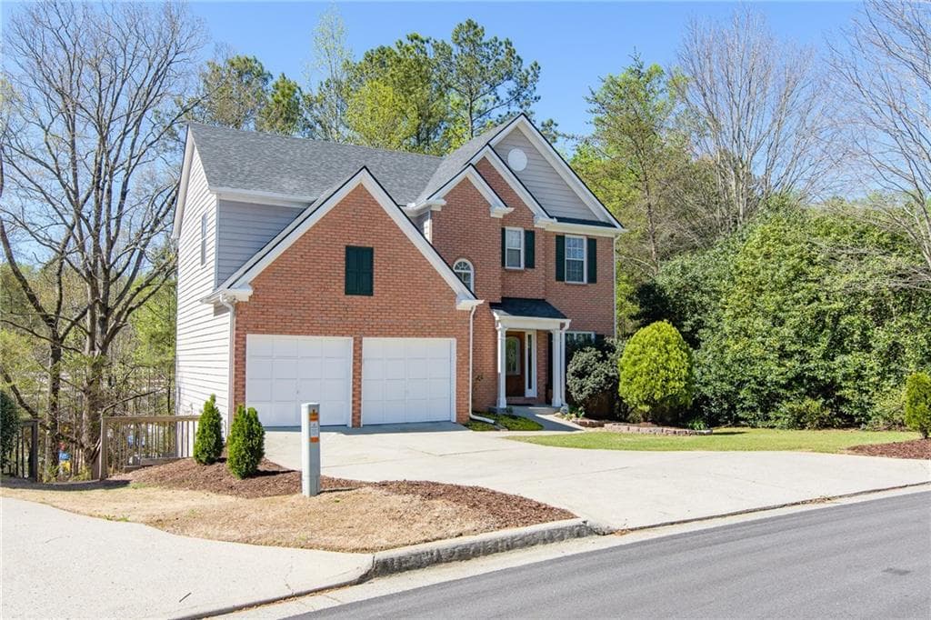 5 bedroom, 2,224 sq ft single family residence sold at 2375 Cogburn Ridge Road, Alpharetta, GA 30004
