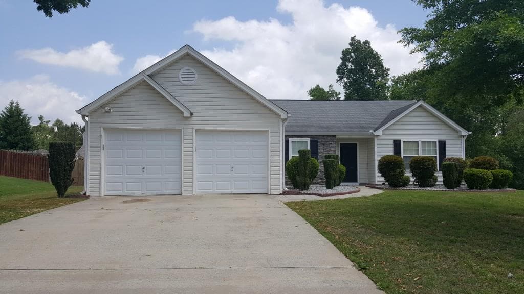 3 bedroom, 1,600 sq ft single family residence sold at 1186 Liriope Lane, Lawrenceville, GA 30045