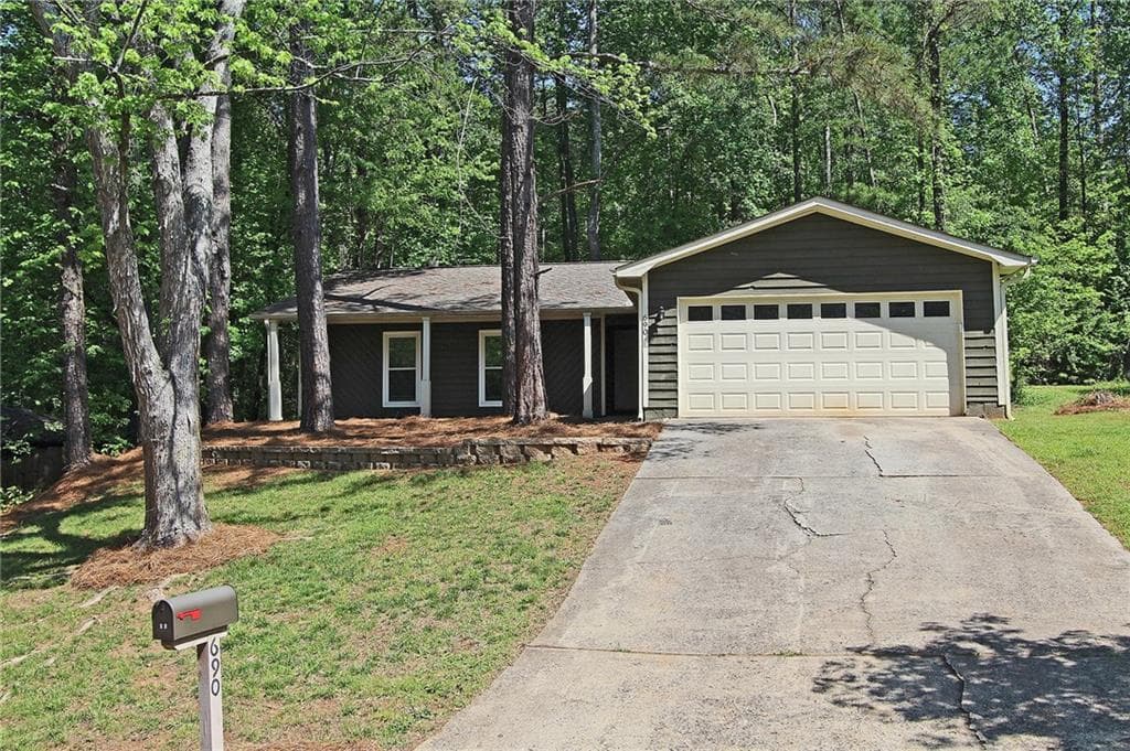 3 bedroom, 1,531 sq ft single family residence sold at 690 Creekwood Crossing, Roswell, GA 30076