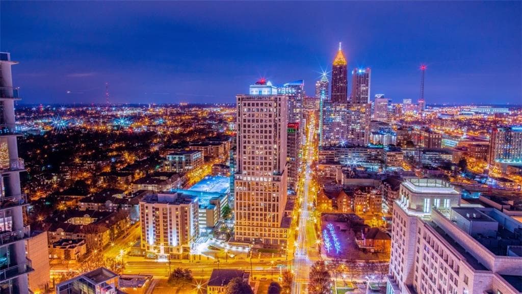 2 bedroom, 1,398 sq ft condominium sold at 1080 Peachtree Street 3209, Atlanta, GA 30309