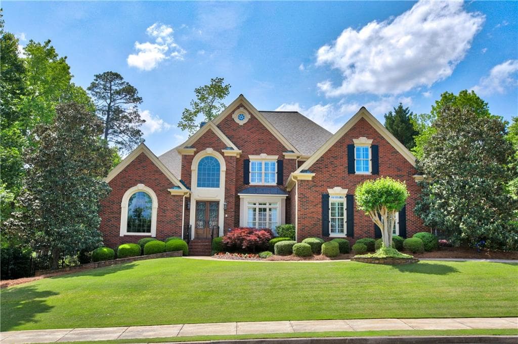 5 bedroom, 4,648 sq ft single family residence sold at 325 Waters Bend Way, Johns Creek, GA 30022