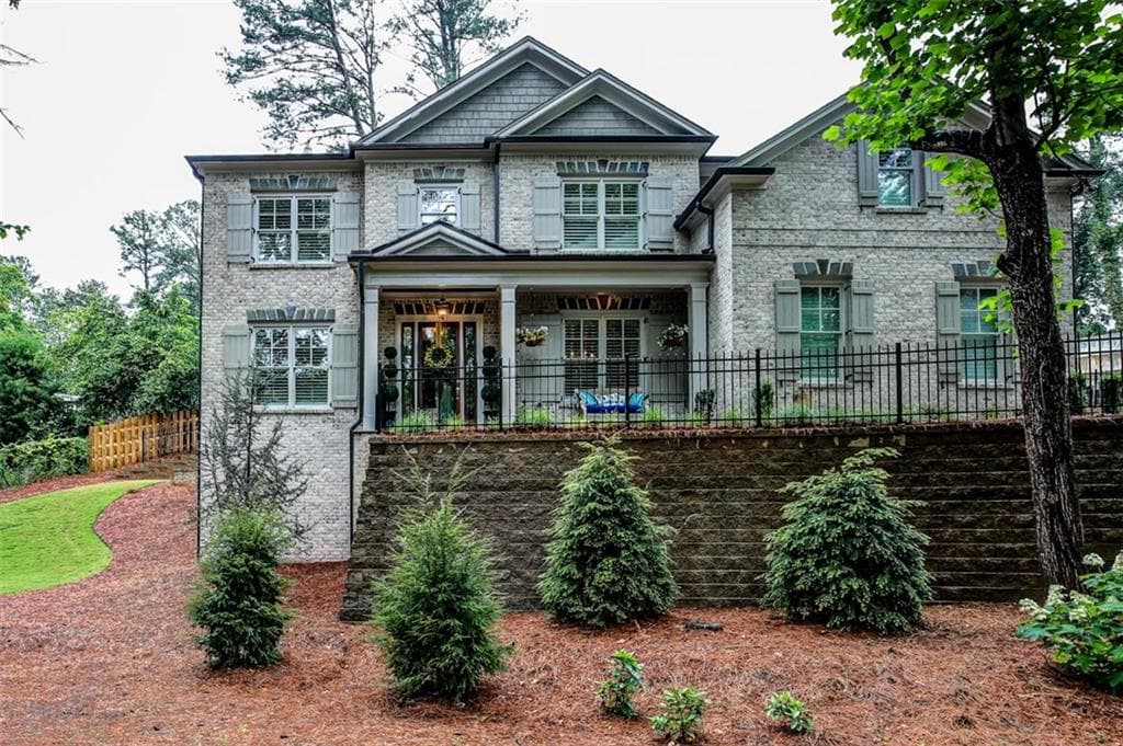 5 bedroom, 3,432 sq ft single family residence sold at 3104 Skyland Drive, Atlanta, GA 30341