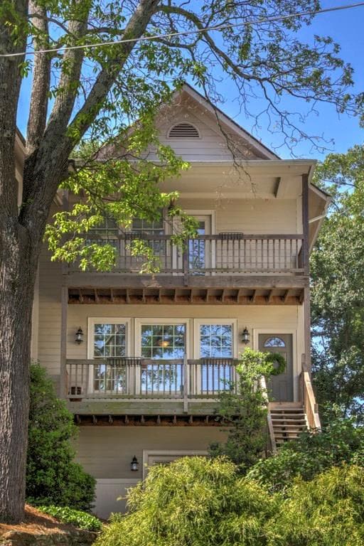 4 bedroom, 2,520 sq ft townhouse sold at 1185 Davis Place R, Atlanta, GA 30318