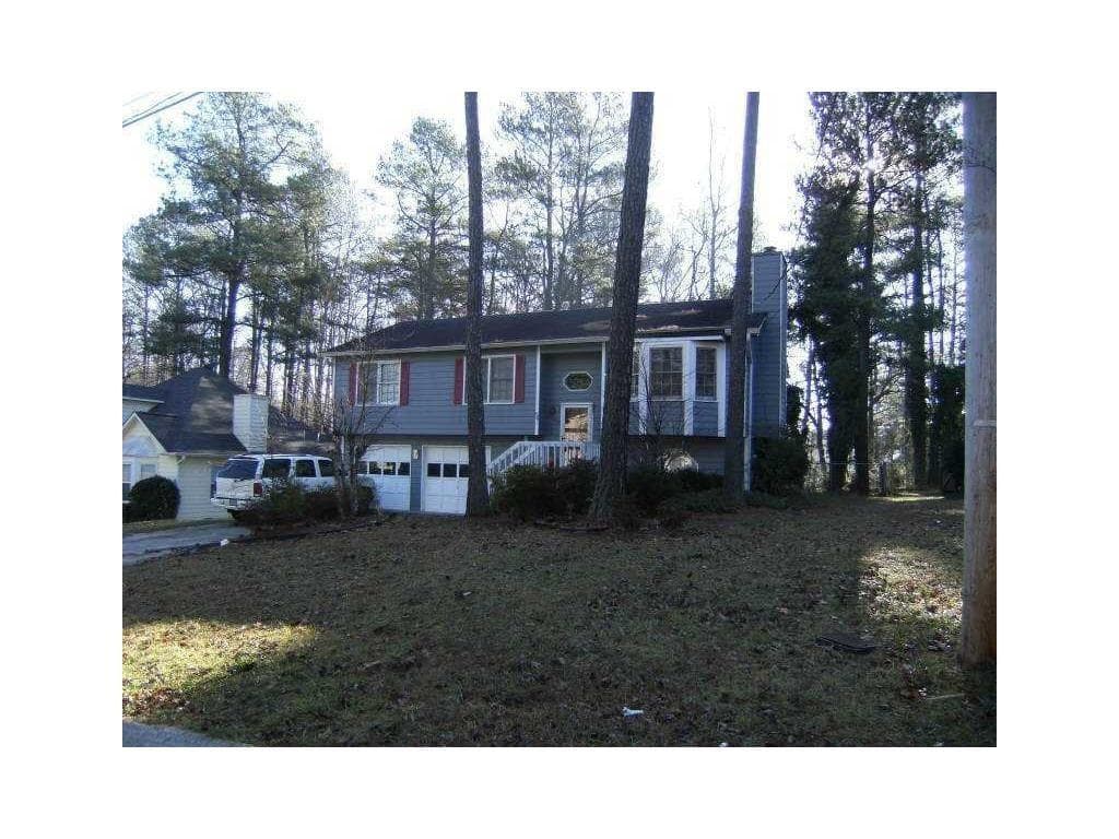 4 bedroom, 2,451 sq ft single family residence sold at 450 Canterbury Lane, Lawrenceville, GA 30046