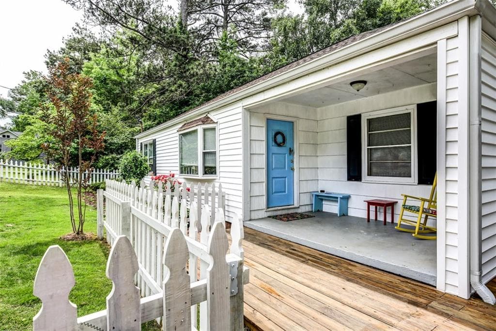718 Sunnybrook Drive, Decatur, GA 30033 — most recent listing photo