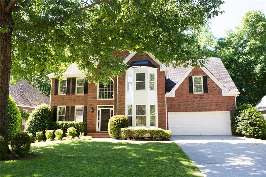 4 bedroom, 3,998 sq ft single family residence sold at 750 Windwalk Drive, Roswell, GA 30076
