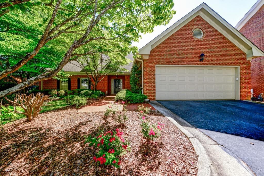 18 Ridgemere Trace, Sandy Springs, GA 30328 — most recent listing photo