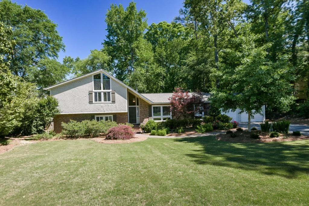 4 bedroom, 2,705 sq ft single family residence sold at 3355 Hunterdon Way, Marietta, GA 30067