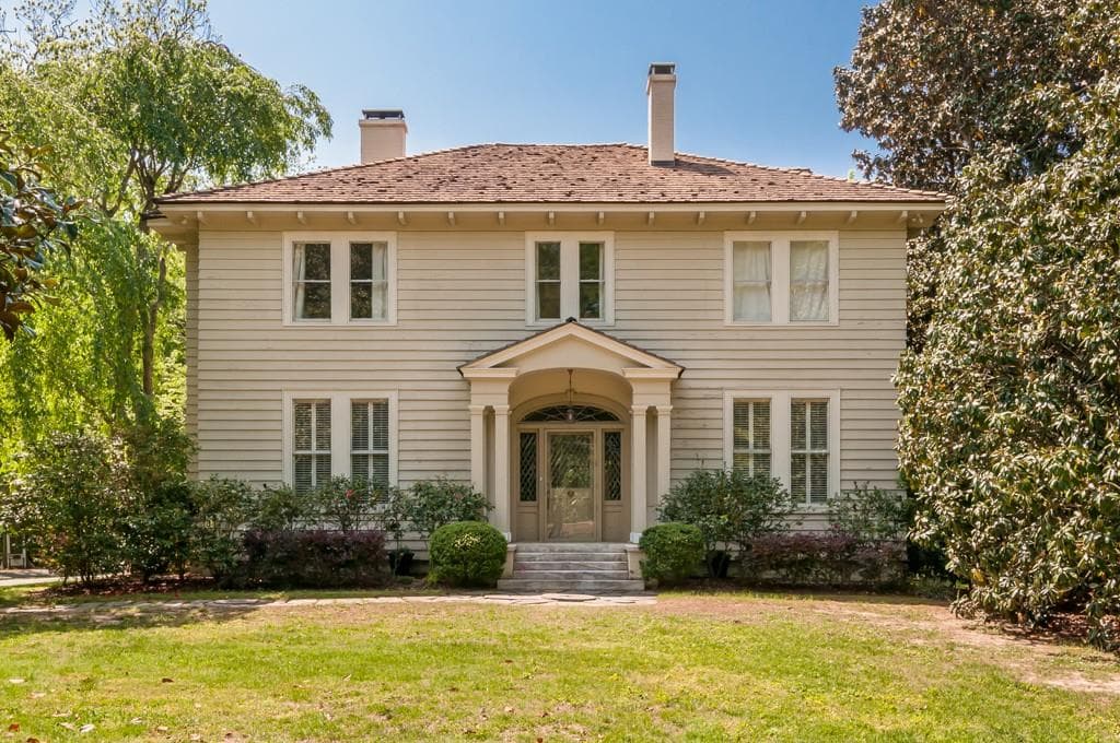 5 bedroom, 3,934 sq ft single family residence sold at 475 Whitlock Avenue, Marietta, GA 30064