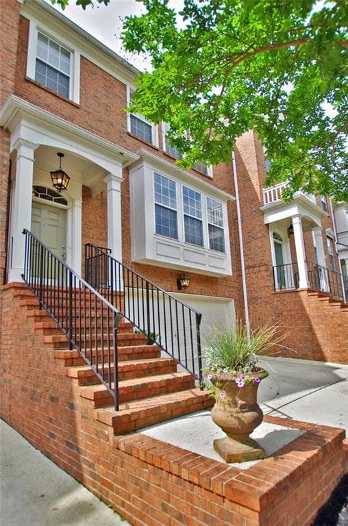 4 bedroom, 2,232 sq ft townhouse sold at 2410 Bridlewood Drive 27, Atlanta, GA 30339