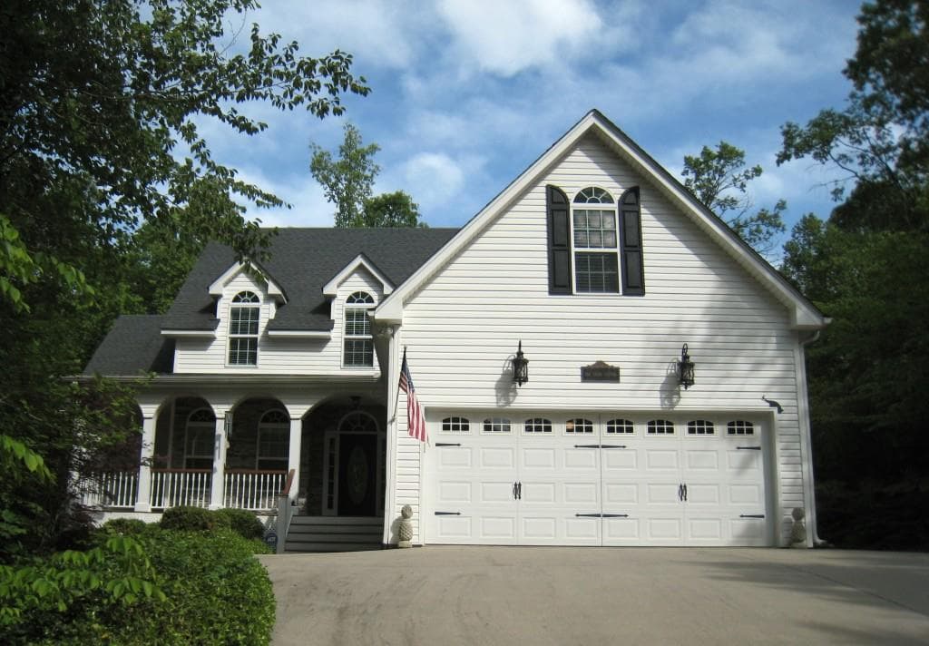 5 bedroom, 2,367 sq ft single family residence sold at 246 Oak Creek Way, Dawsonville, GA 30534