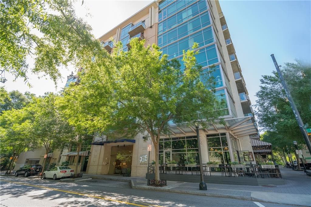 1 bedroom, 762 sq ft condominium sold at 905 Juniper Street 401, Atlanta, GA 30309