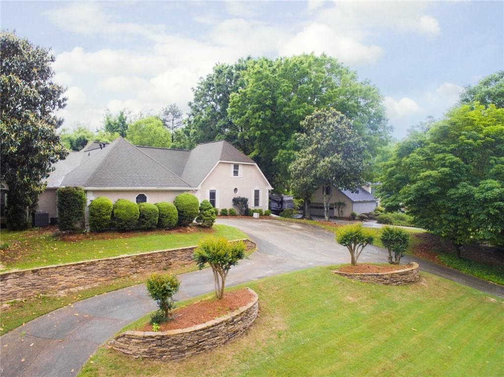 4 bedroom, 3,639 sq ft single family residence sold at 755 Saddle Ridge Trace, Roswell, GA 30076