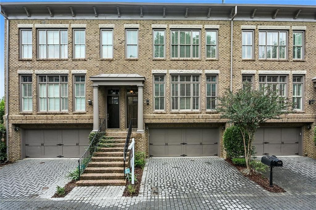 810 Highland Green Way, Atlanta, GA 30306 — most recent listing photo