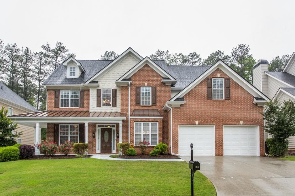 5 bedroom, 2,796 sq ft single family residence sold at 130 Parkside Close, Alpharetta, GA 30022